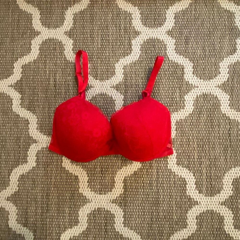 Victoria’s Secret bra lined Demi bra size 34DDD